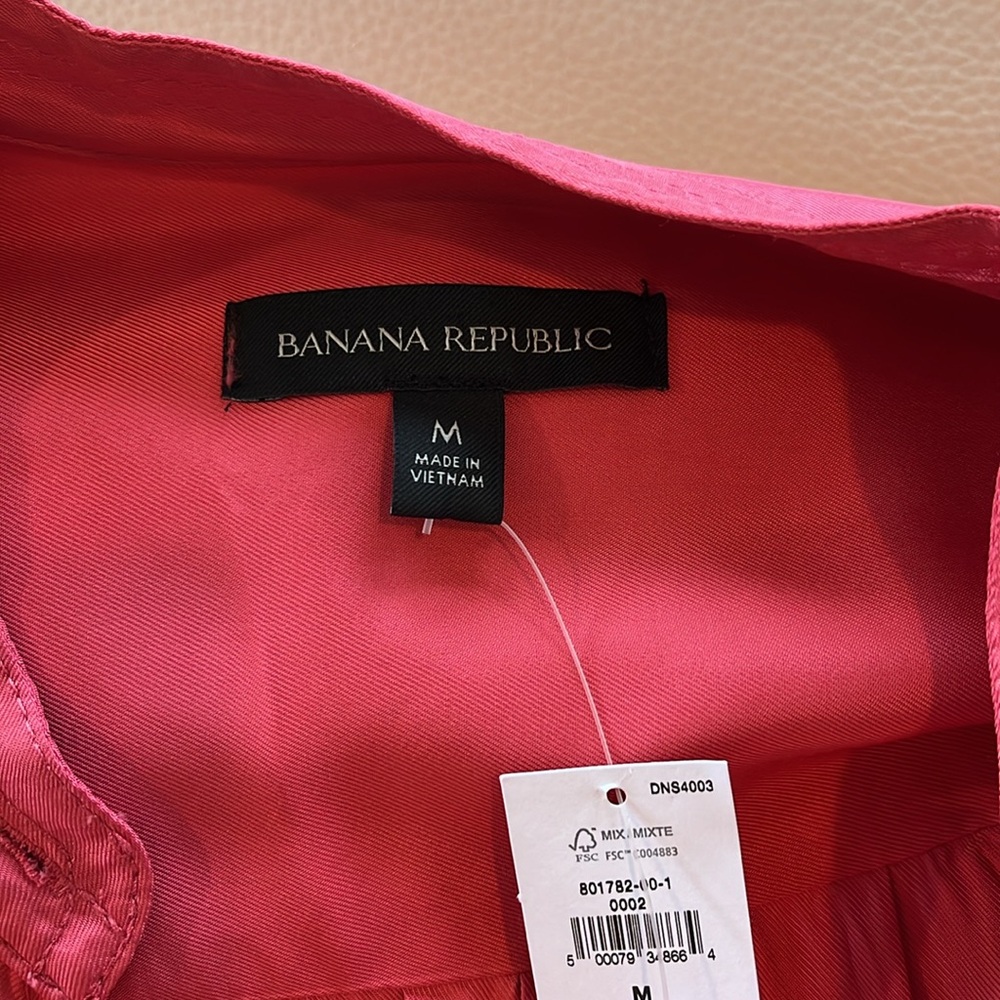Brand new never worn, Banana Republic, coral dress, and medium - Picture 3 of 3